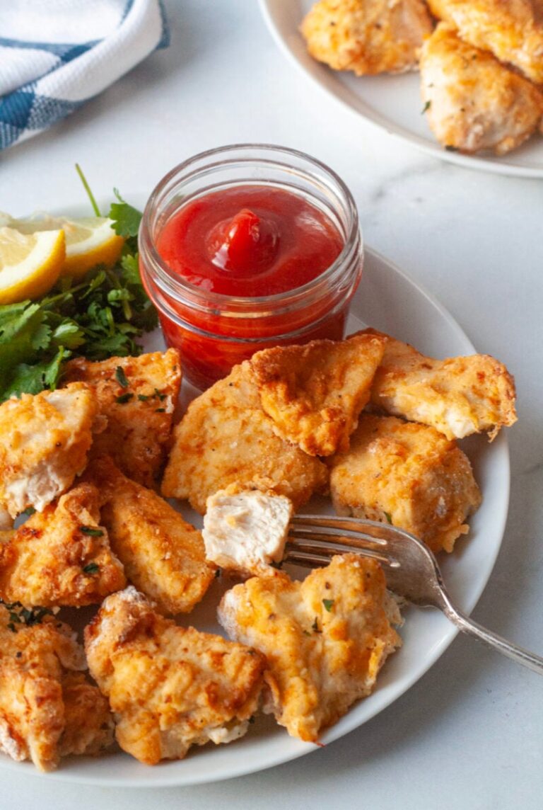 एयर फ्रायर चिकन नगेट्स।