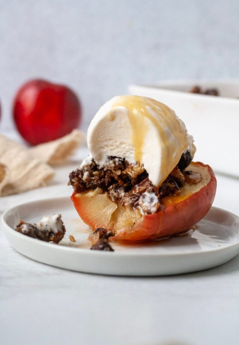 पके हुए सेब.