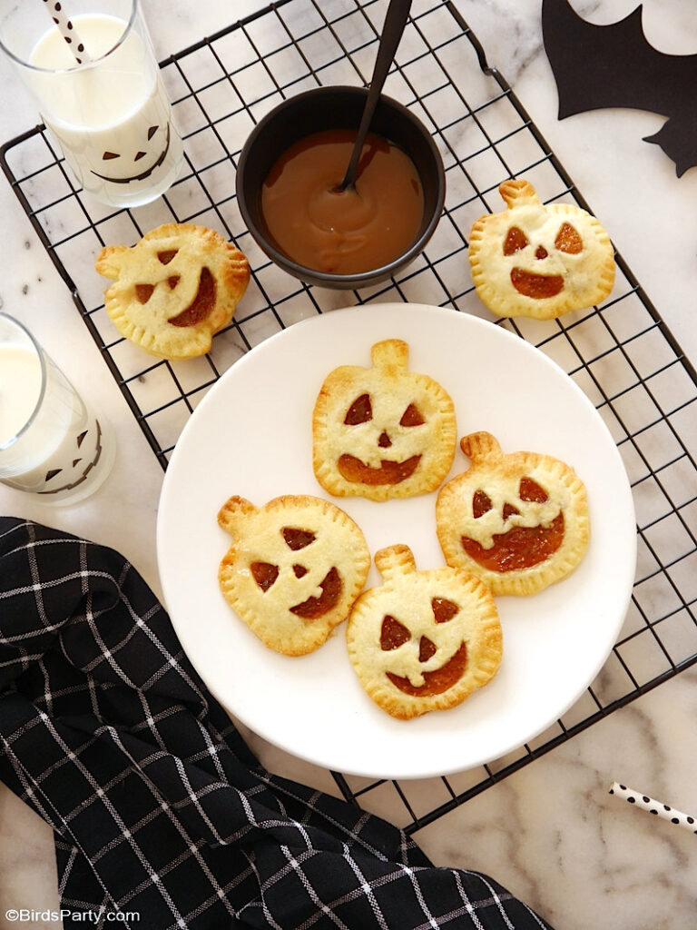 halloween-hand-pies-jack-o-lantern5.JPG