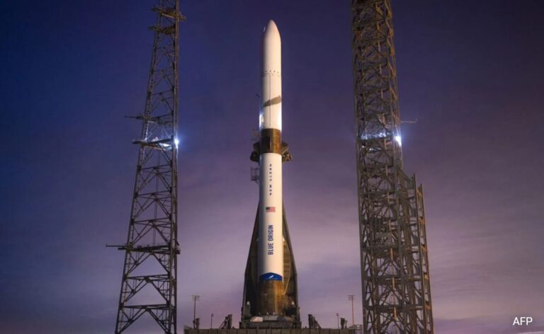 Blue Origin Ready For First Launch Of Its 32-Floor Tall New Glenn Rocket