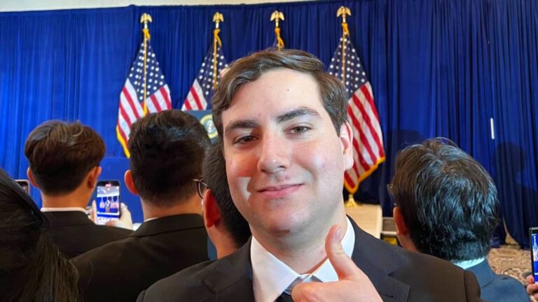 At Trump's $148 million meme coin dinner, 'the food sucked,' attendee says