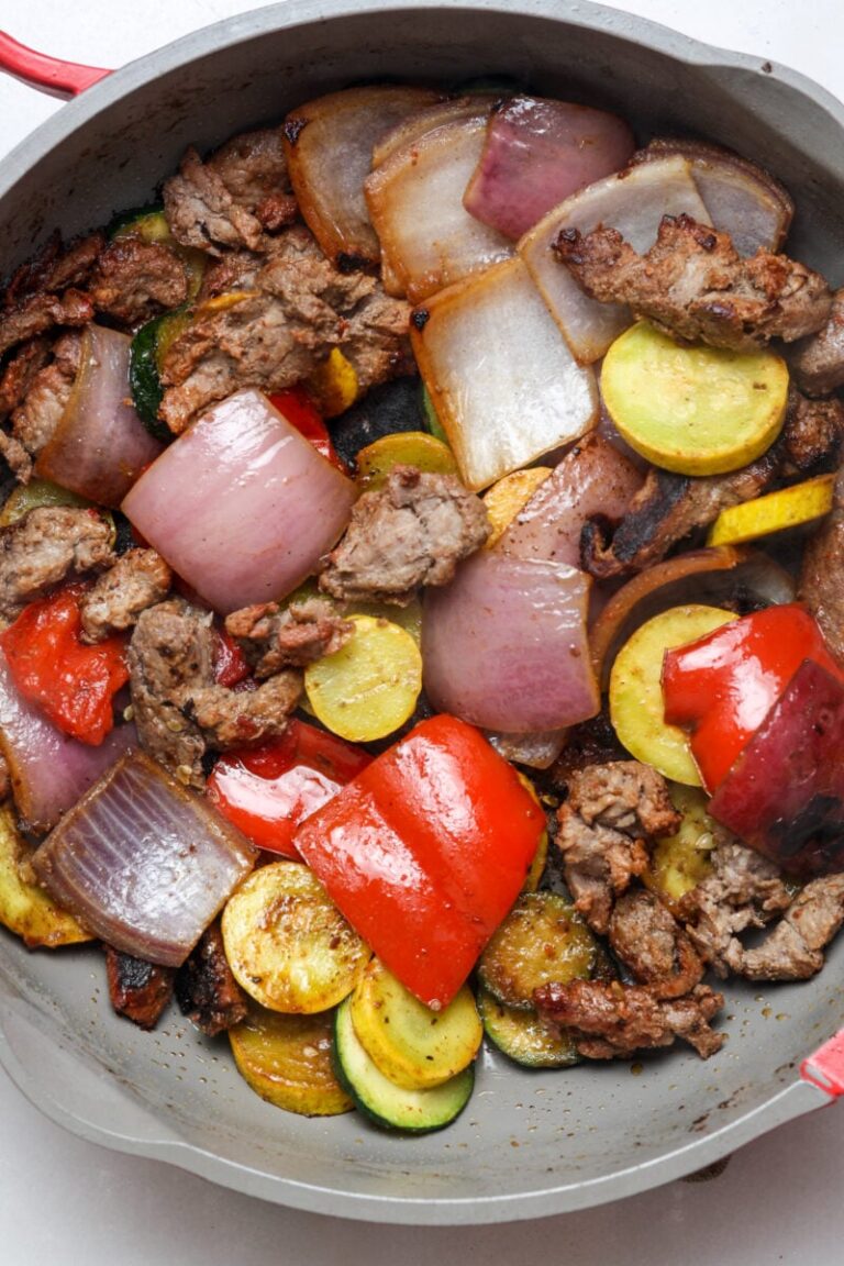 वेजी के साथ स्टेक।