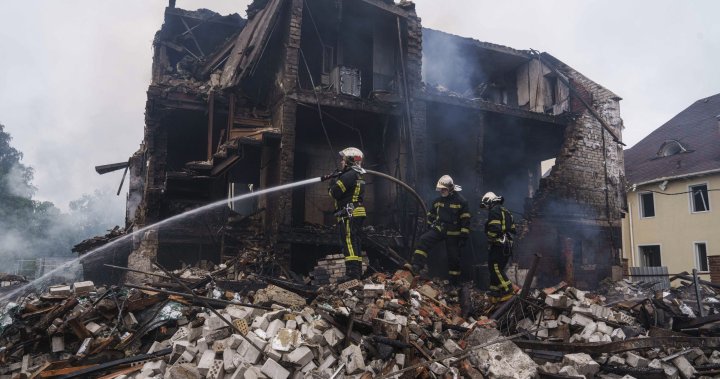 Trump says ‘I’m not happy with Putin’ after Ukraine hit by Russian barrage - National