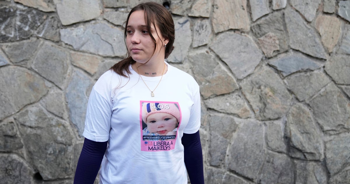 2-year-old girl separated from her parents by U.S. deportation arrives in Venezuela