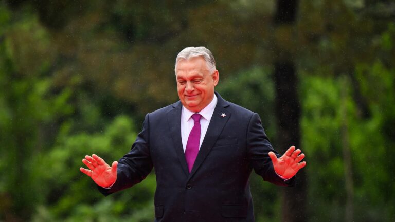 Hungarians rally in mass protest against bill allowing blacklisting of Orbán critics