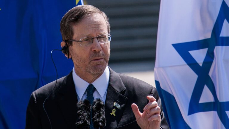 Israeli president denies pursuing regime change in Iran