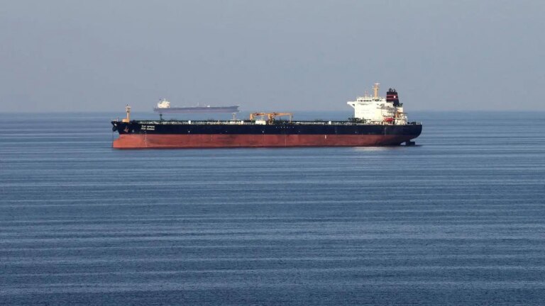 2025-06-18T154538Z_1822239137_RC225FAD2IDY_RTRMADP_3_IRAN-NUCLEAR-SHIPPING-HORMUZ.JPG