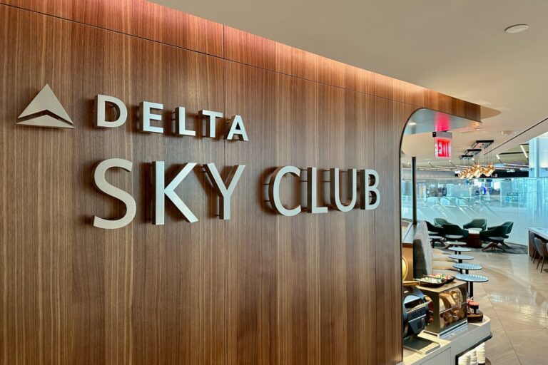 Delta-Sky-Club-Newark-56.jpg