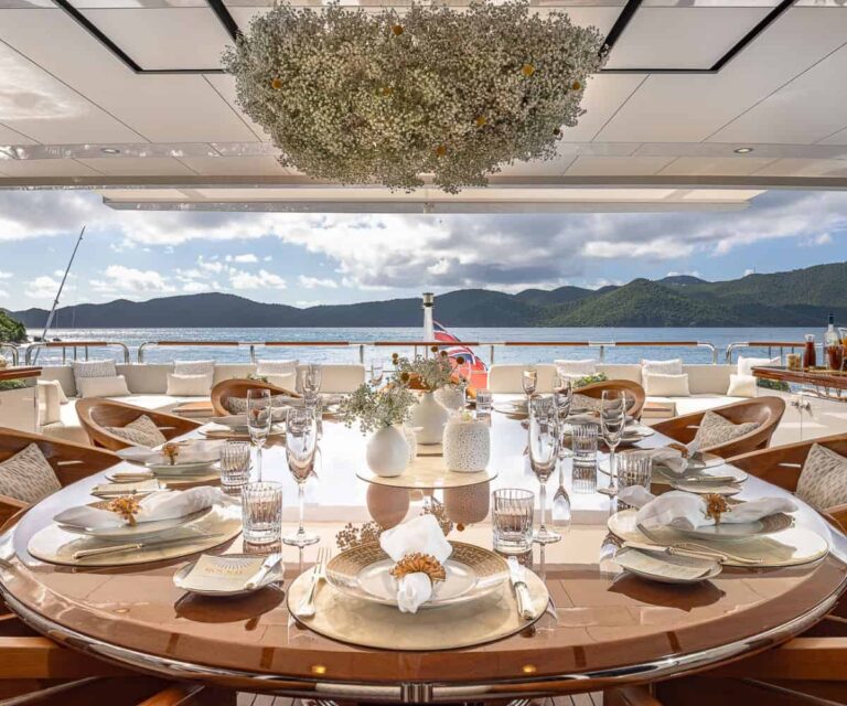 Luxury-yacht-ROCKIT-dining-on-board-Photo-YachtingImage.jpg