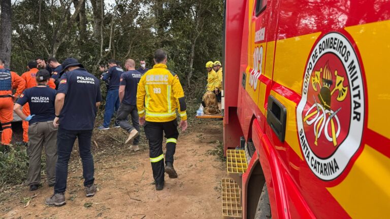 8 killed, 13 injured after hot-air balloon catches fire and falls in Brazil