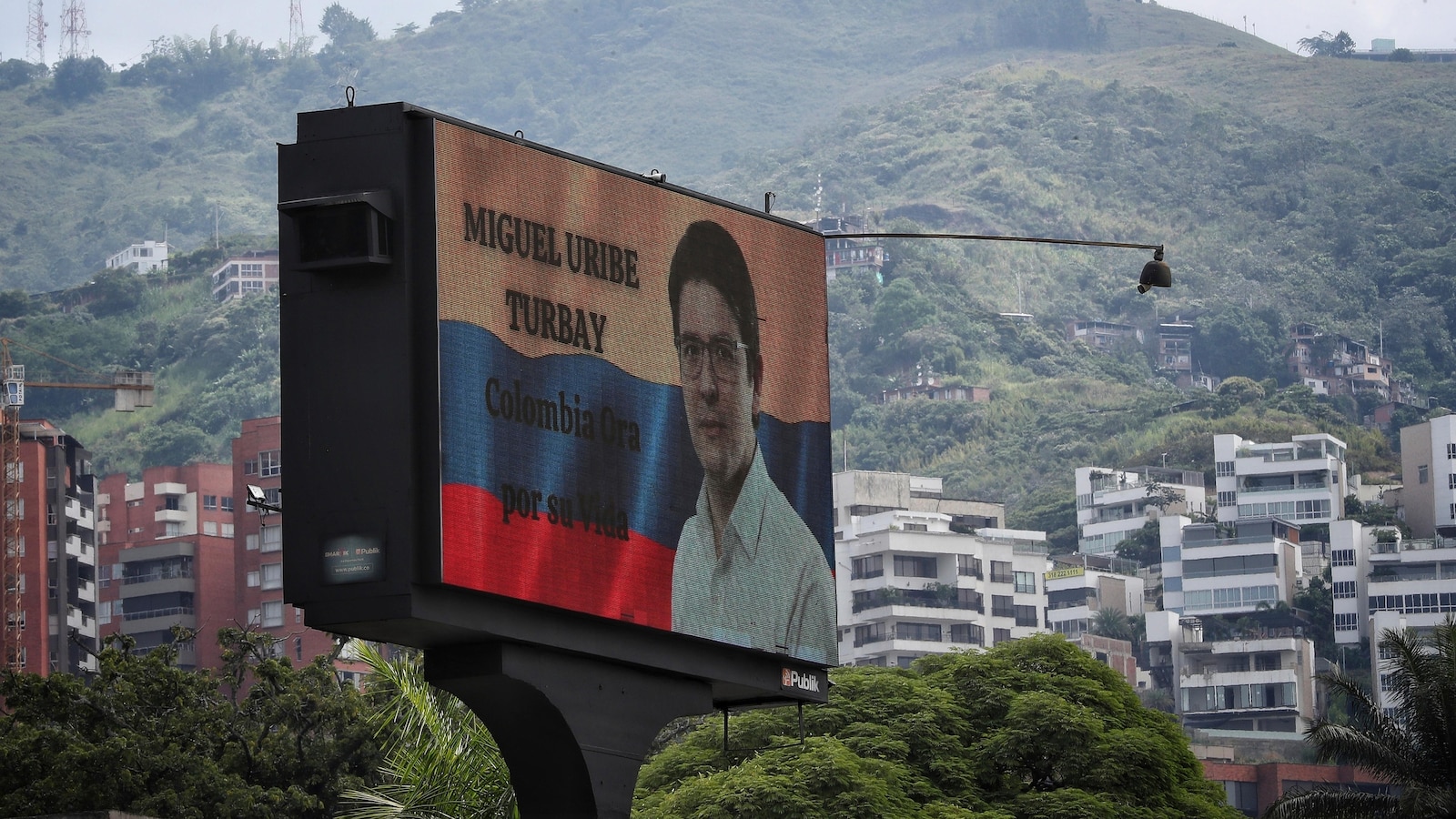 Colombian presidential candidate in critical condition after assassination attempt