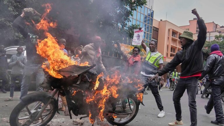 Kenyan police shoot protester at close range during latest protests