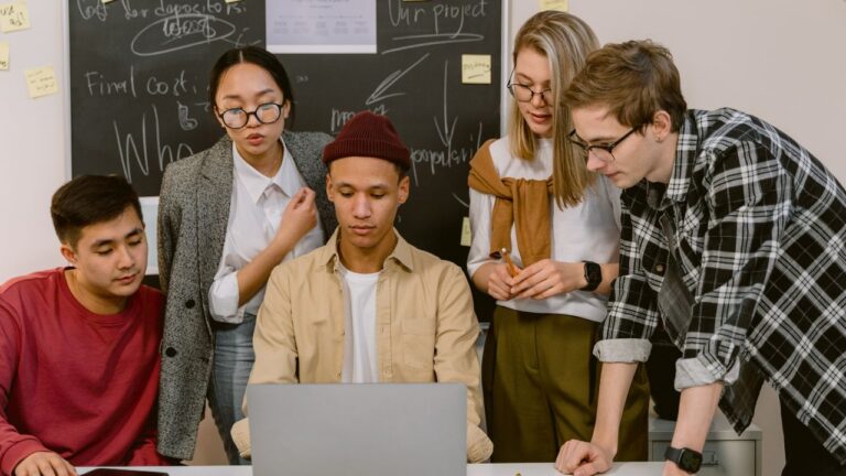 How to Start a Business in Japan on a Work Visa Easily