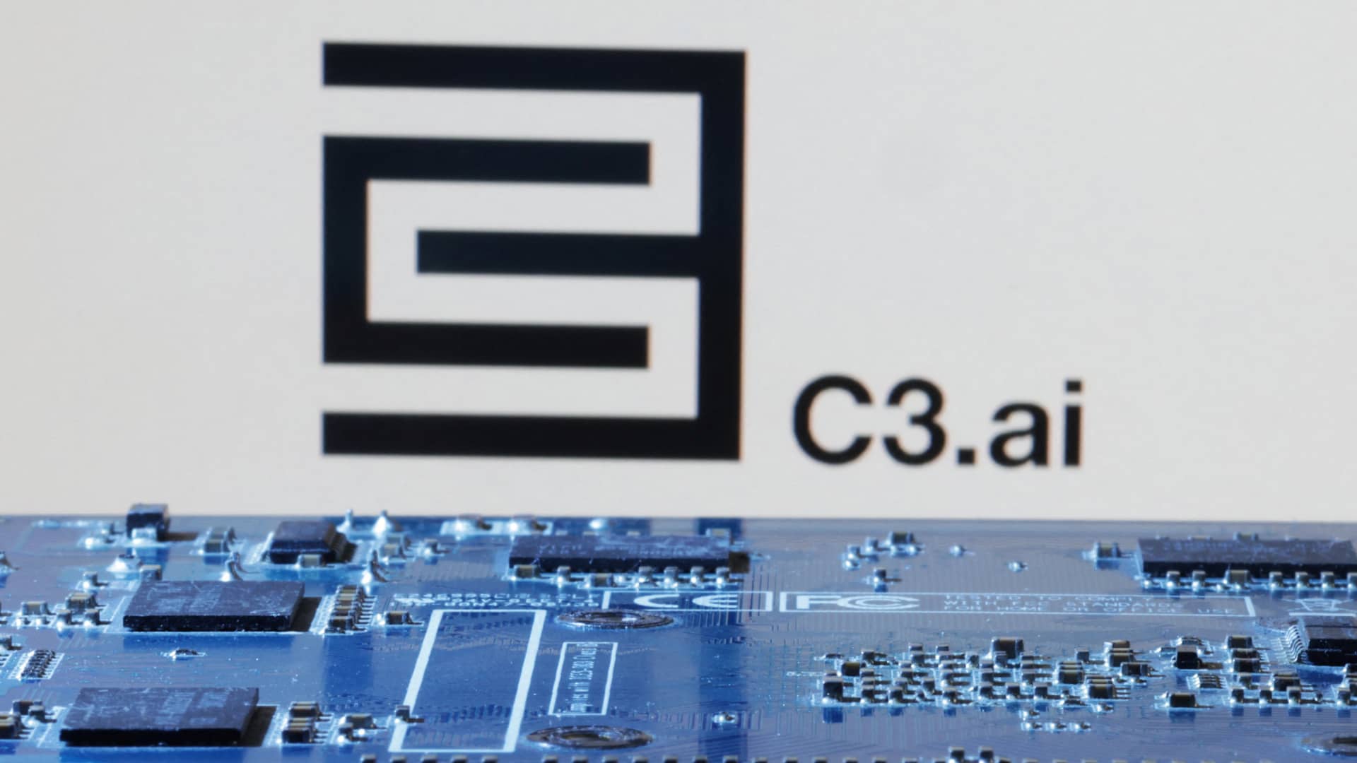 C3 AI stock falls 30% as CEO calls sales 'completely unacceptable'