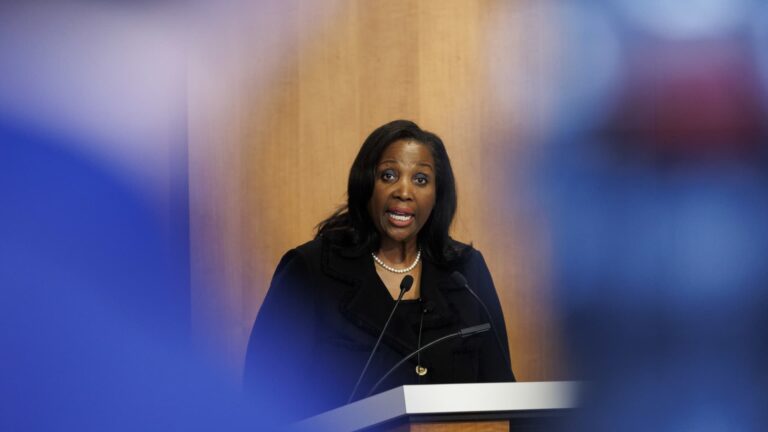 Trump says he'll fire Fed Governor Lisa Cook 'if she doesn't resign'