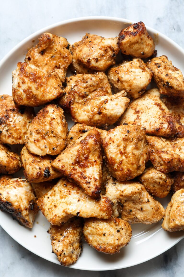 एयर फ्रायर चिकन बिट्स।