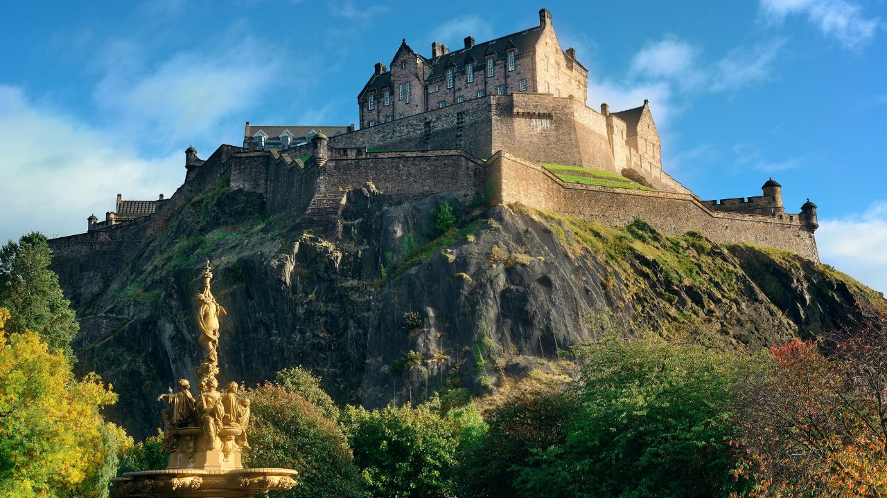 20 Most Beautiful Bucket-List Castles in The World [Ranked]