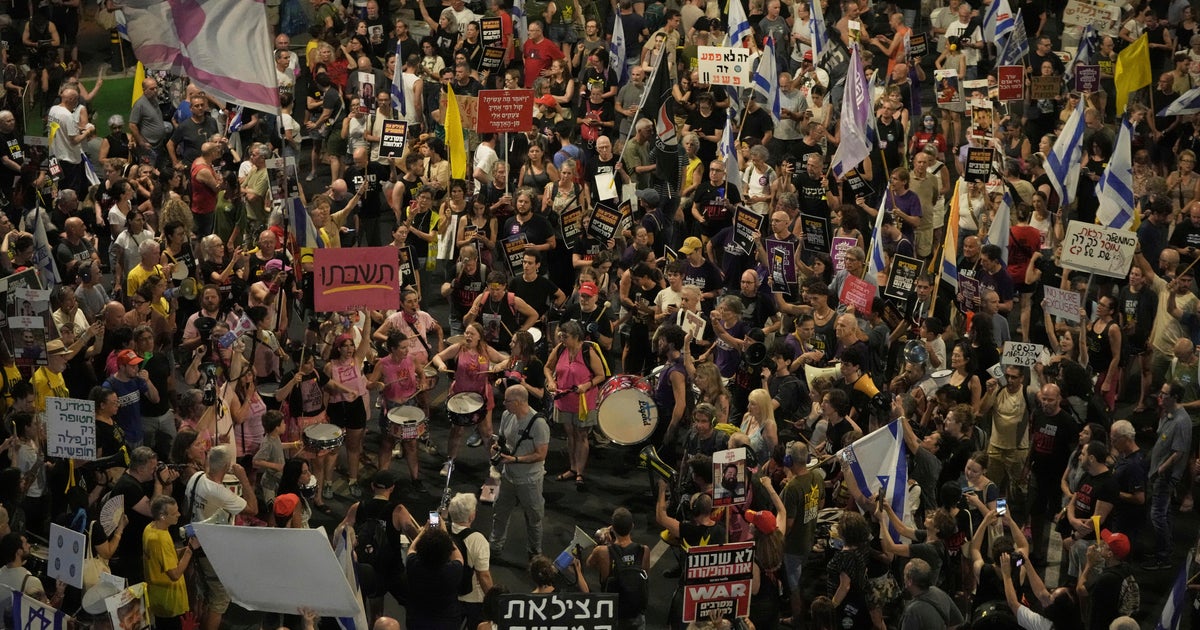 Israel prepares to move Palestinians to southern Gaza as Israelis urge mass protest over war