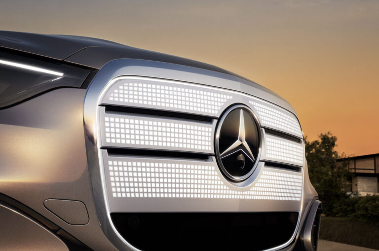 mercedesbenznewglcgrille.jpeg
