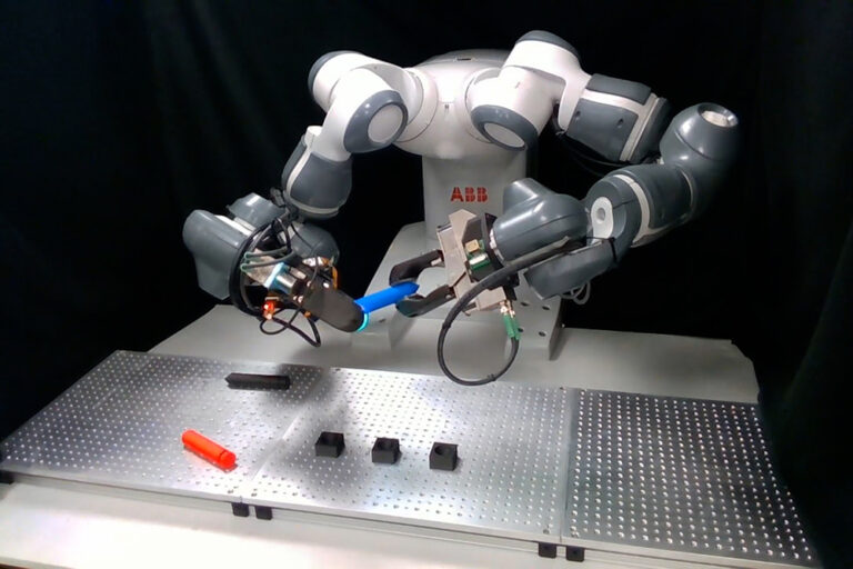 A-new-model-offers-robots-precise-pick-and-place-solutions-MIT.JPG