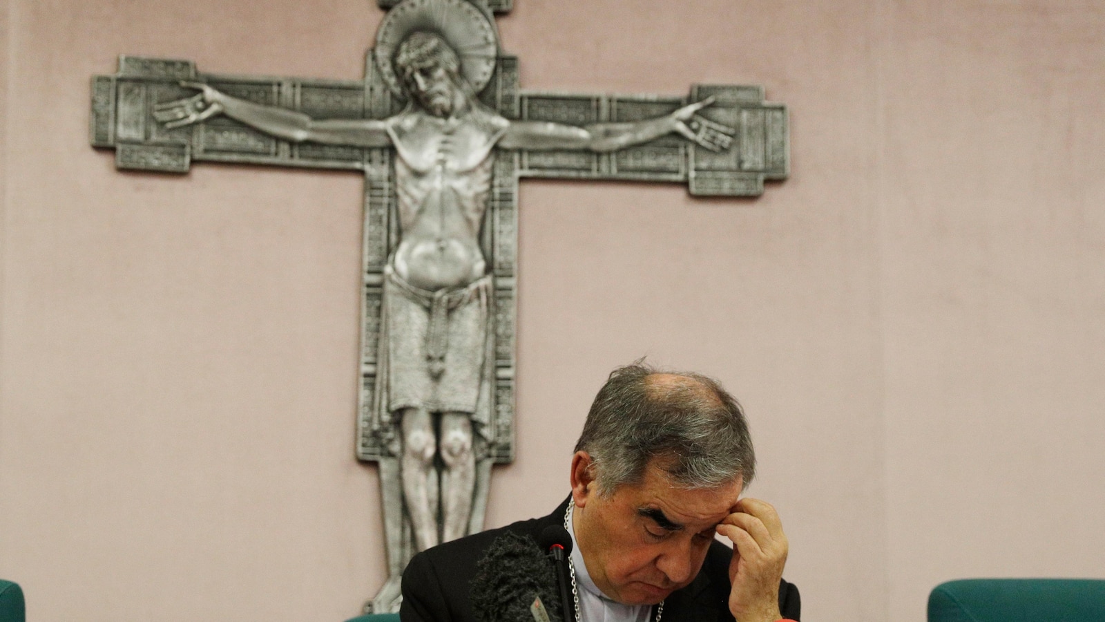 Defense in Vatican 'trial of the century' asks prosecutor to recuse himself for questionable conduct