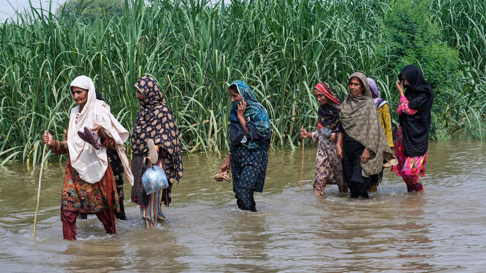 India warns Pakistan of more cross-border flooding due to heavy monsoon rains