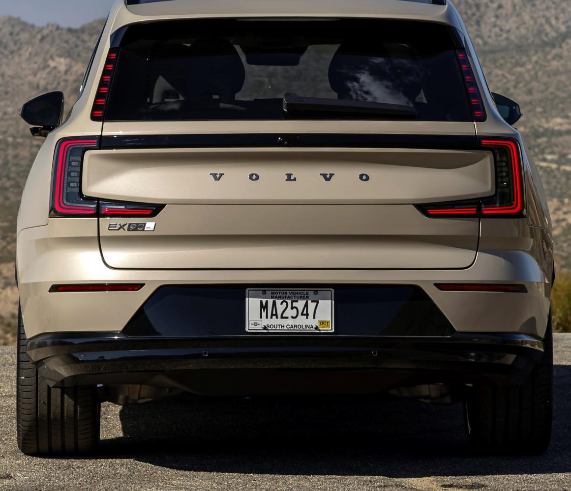 2025-volvo-ex90-power-tailgate-recall.jpg
