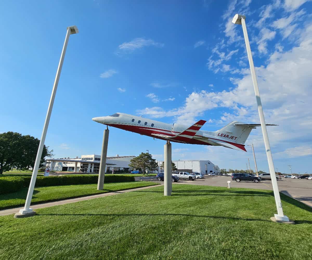 Learjet-outside-Bombardier-HQ.jpg