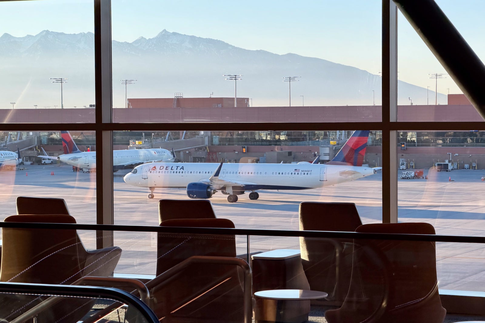 Delta-Sky-Club-SLC-B-Concourse-34.jpg