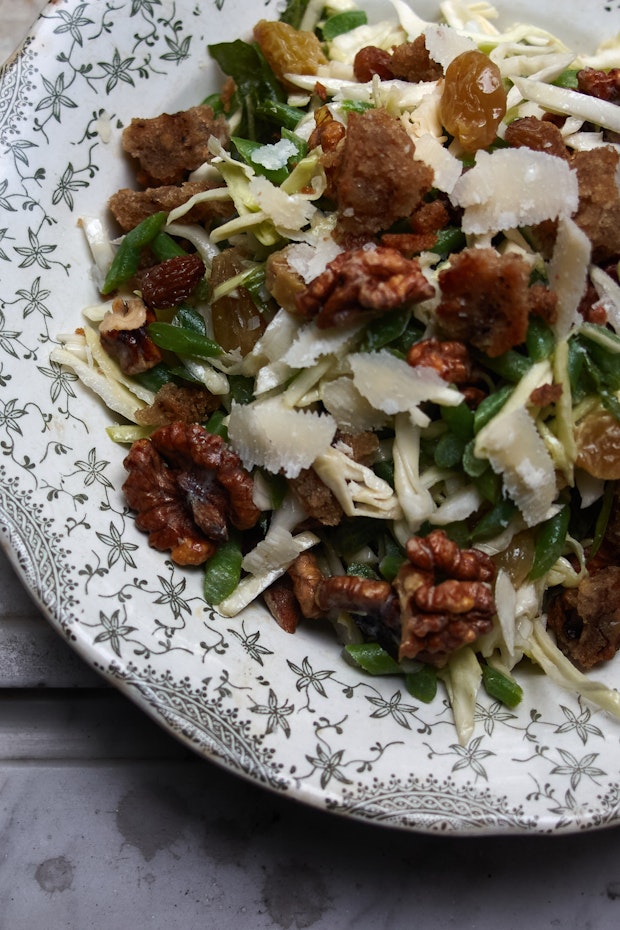 एक कटोरे में हरी बीन का टुकड़ा