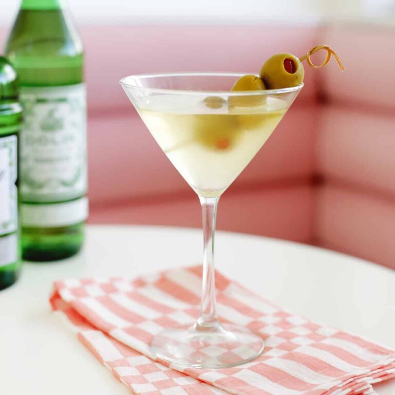 dirty-martini-cocktail-recipe.jpg