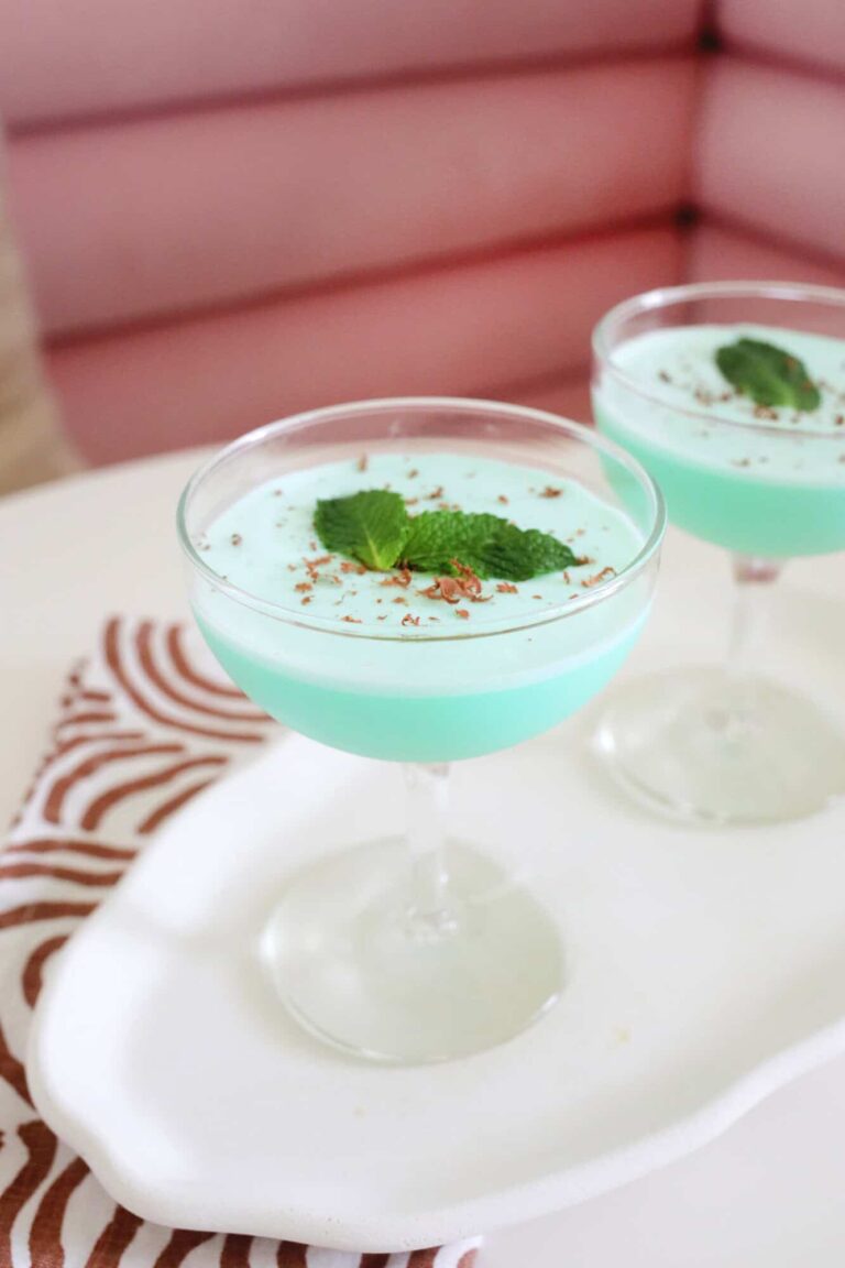 grasshopper-cocktail-easy-best-drink-recipe-1-4.jpg