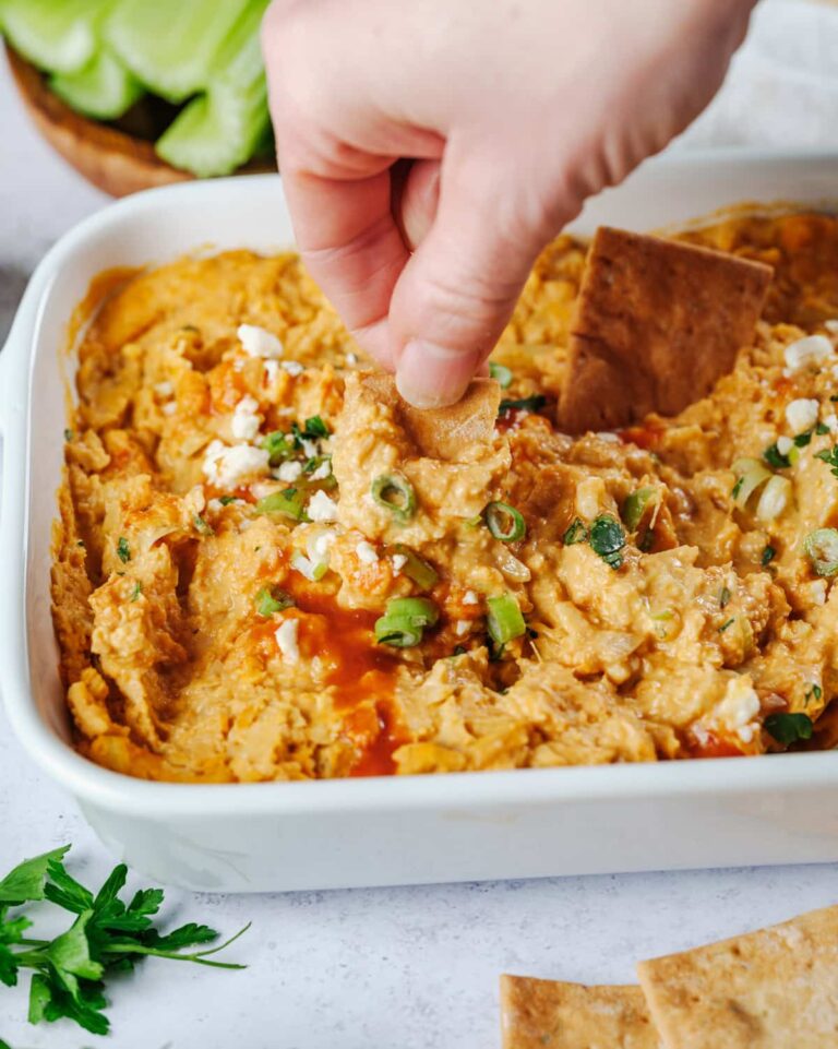 हाथ से डुबाने वाली स्वस्थ भैंस चिकन डिप