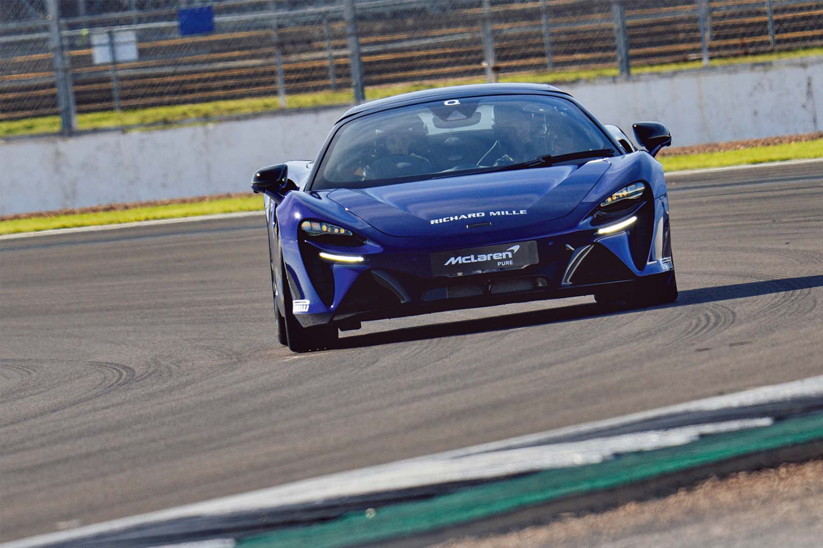 pure-mclaren-silverstone-25-dsc06464.jpg