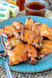 हनी बटर चिकन जांघें – एक पारिवारिक दावत®