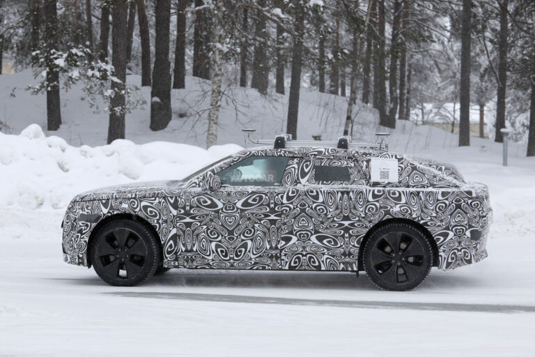 range-rover-velar-camo-7.jpg