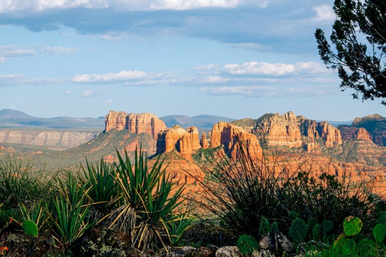 Red-Rock-mountains-in-Sedona-Arizona-Southwestern-United-States_DOUGBERRY.jpg