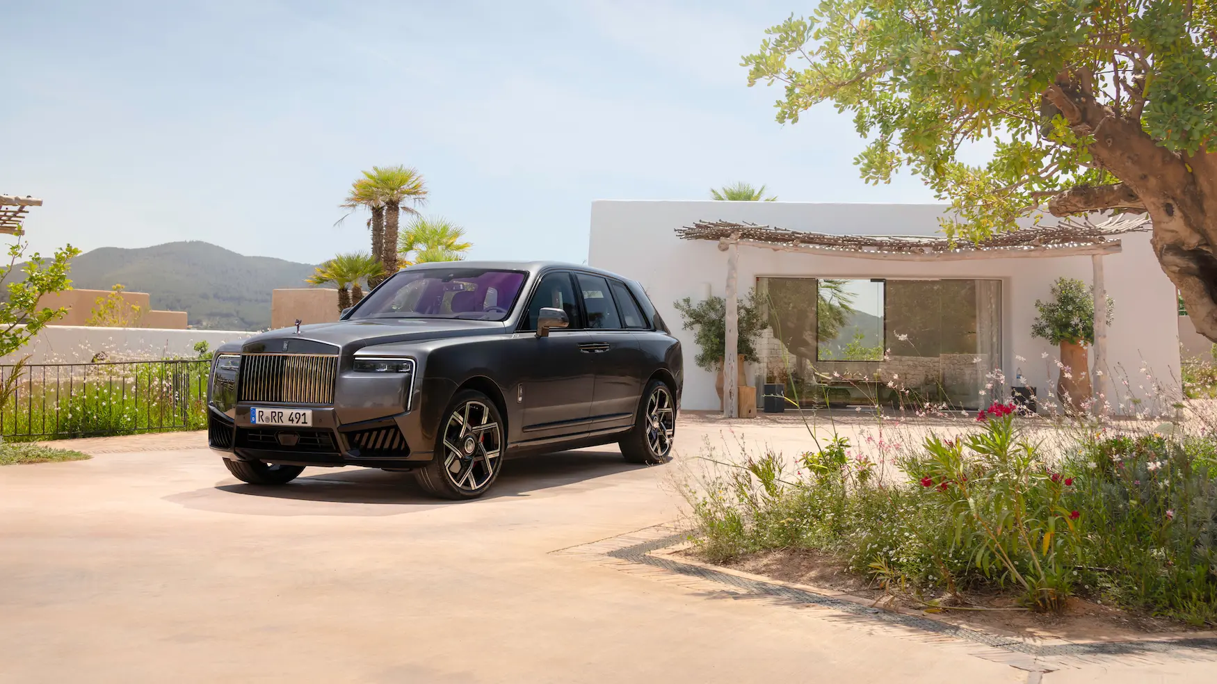 Why Rolls Royce Cullinan Is the Top Luxury SUV Choice in Dubai