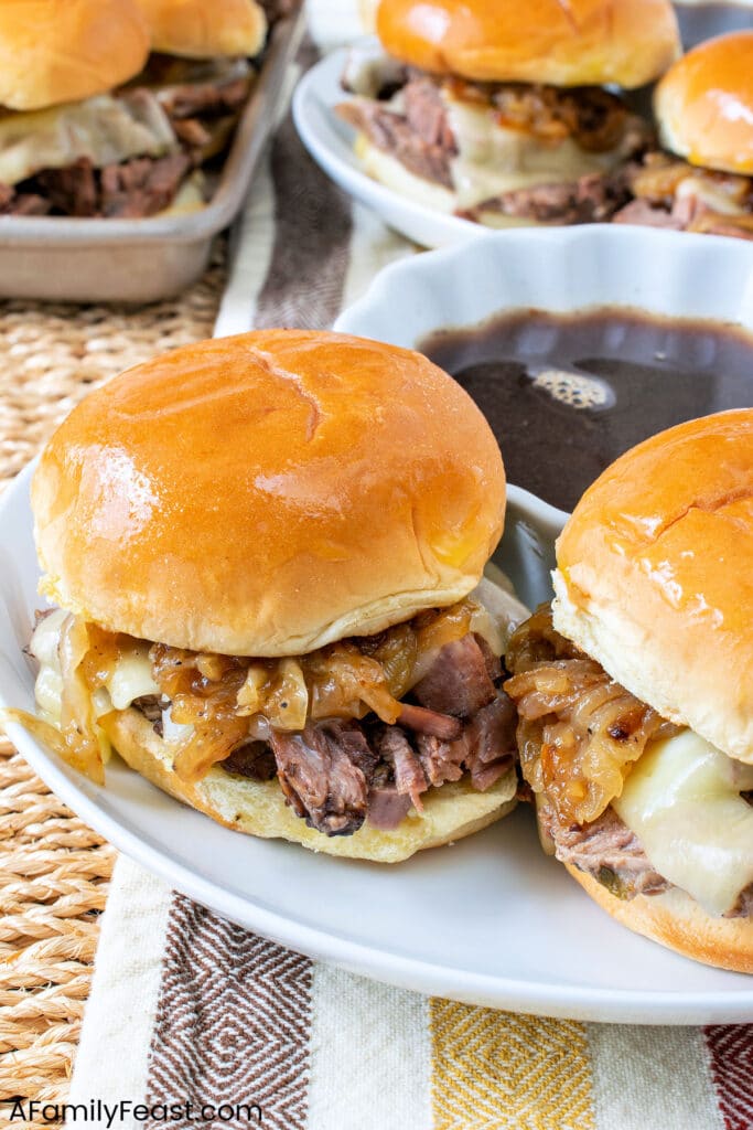 फ़्रेंच डिप स्लाइडर - एक पारिवारिक दावत