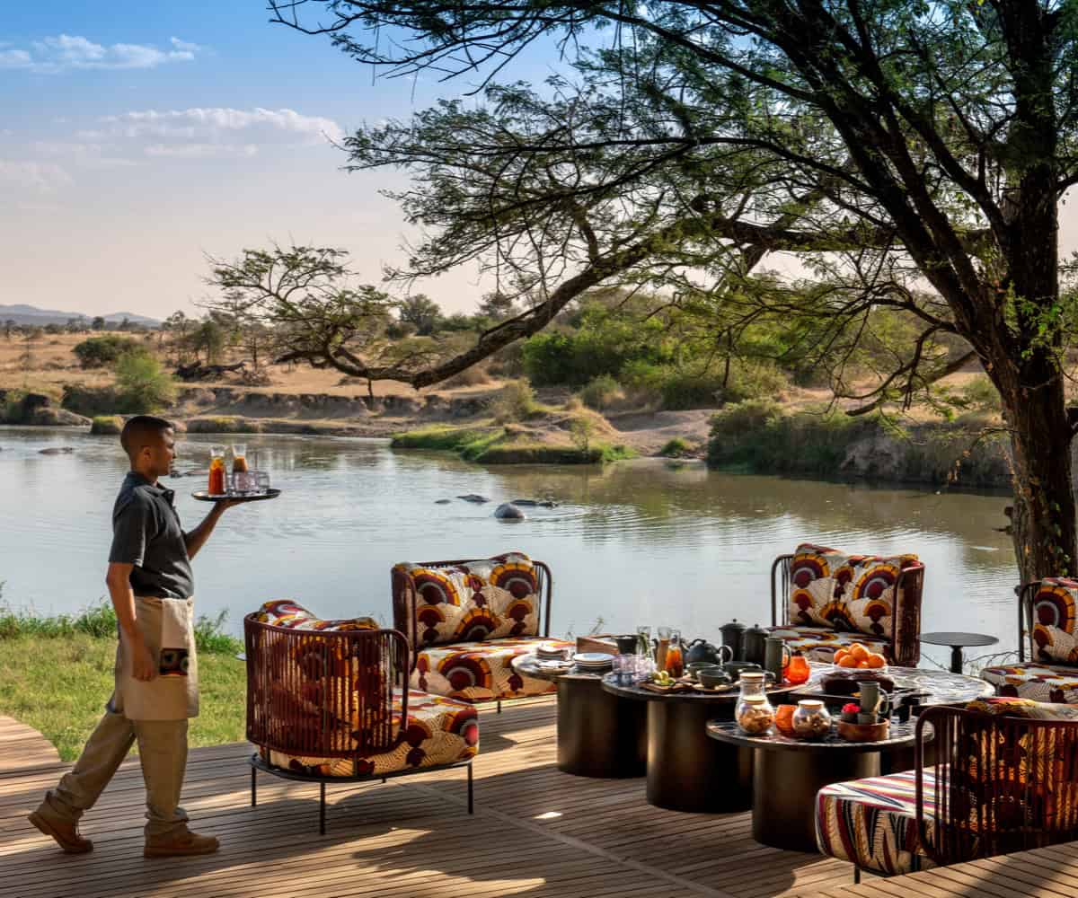 tanzania-andbeyond-grumeti-serengeti-river-lodge-afternoon-tea.jpg