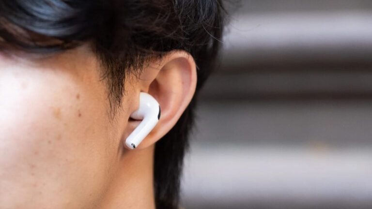 airpods-ear-1200x675.jpg